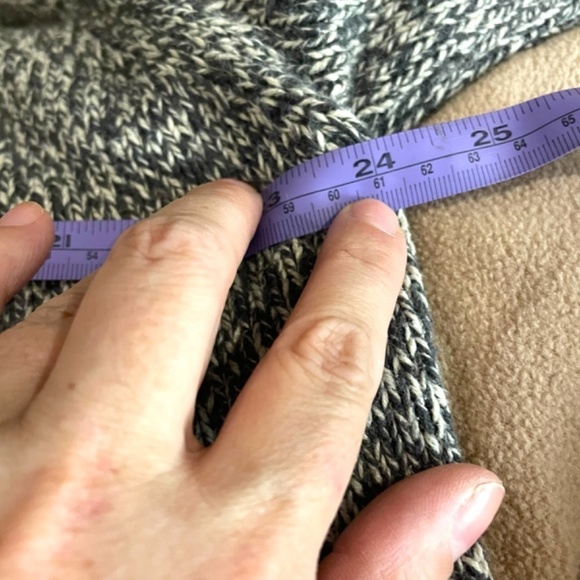 NWOT Roots Tunic Length Cabin Sweater Cardigan 🤍 - Picture 14 of 14